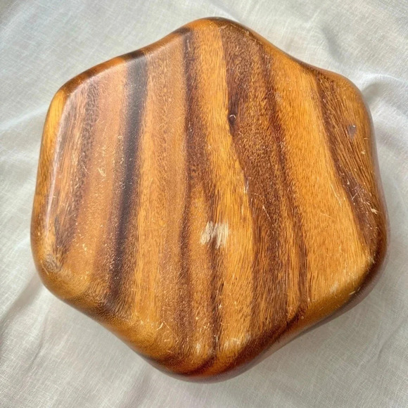 Vintage Extra Large Hexagon Scalloped Edge Carved Wooden Bowl - Picture 6 of 14